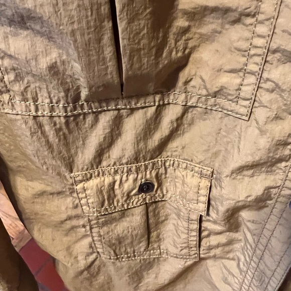 Brand new outdoor wind and water resistant Banana Republic jacket - Picture 8 of 11